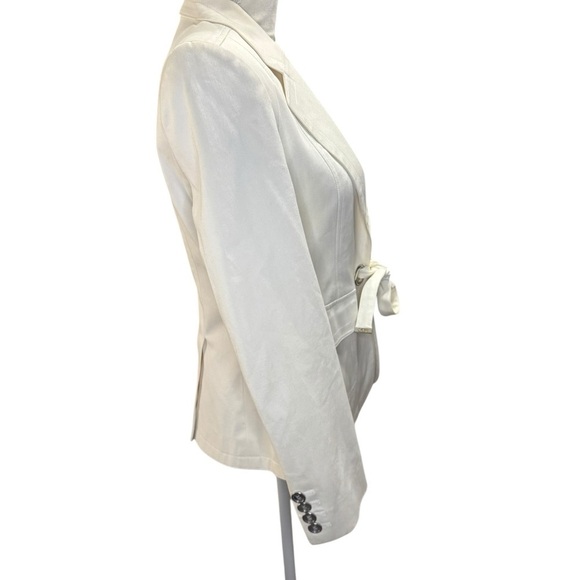 Burberry Off White Tie Close Blazer - Picture 4 of 15